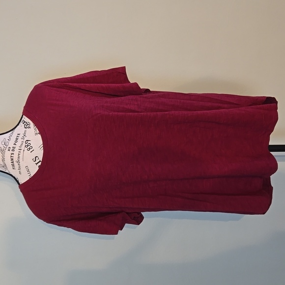 Red Old Navy Everywhere Tee - Picture 1 of 4